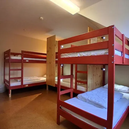 Max Hostel