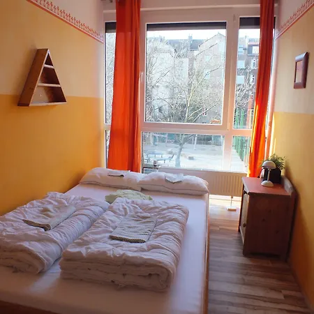 Max Hostal Bonn