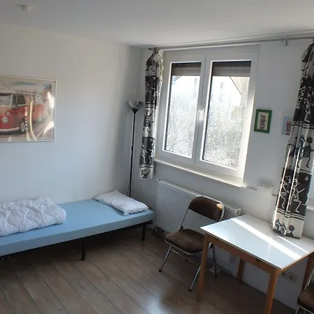 Max Hostel *