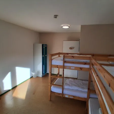 Max Hostel