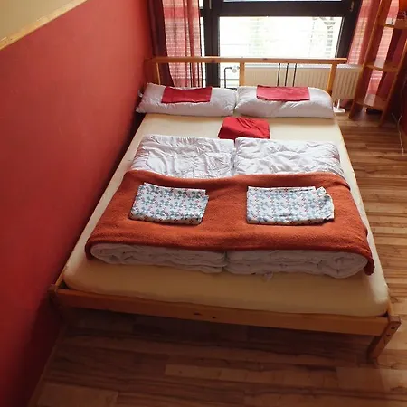 Hostel Max *