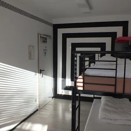 Hostel Max *
