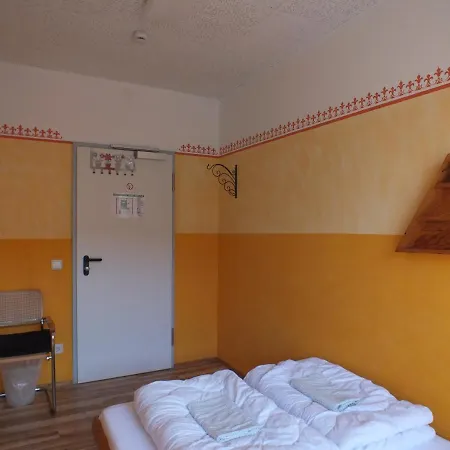 Max Hostel *
