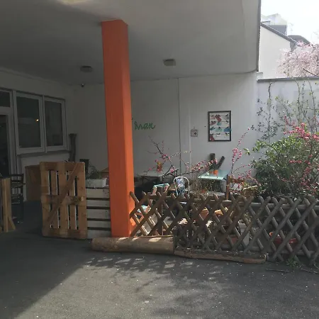 Hostel Max *